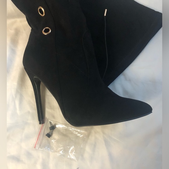 AMICLUBWEAR KNEE HIGH BOOTS WITH GROMMET DETAIL SIZE: 8.5 - Picture 8 of 8